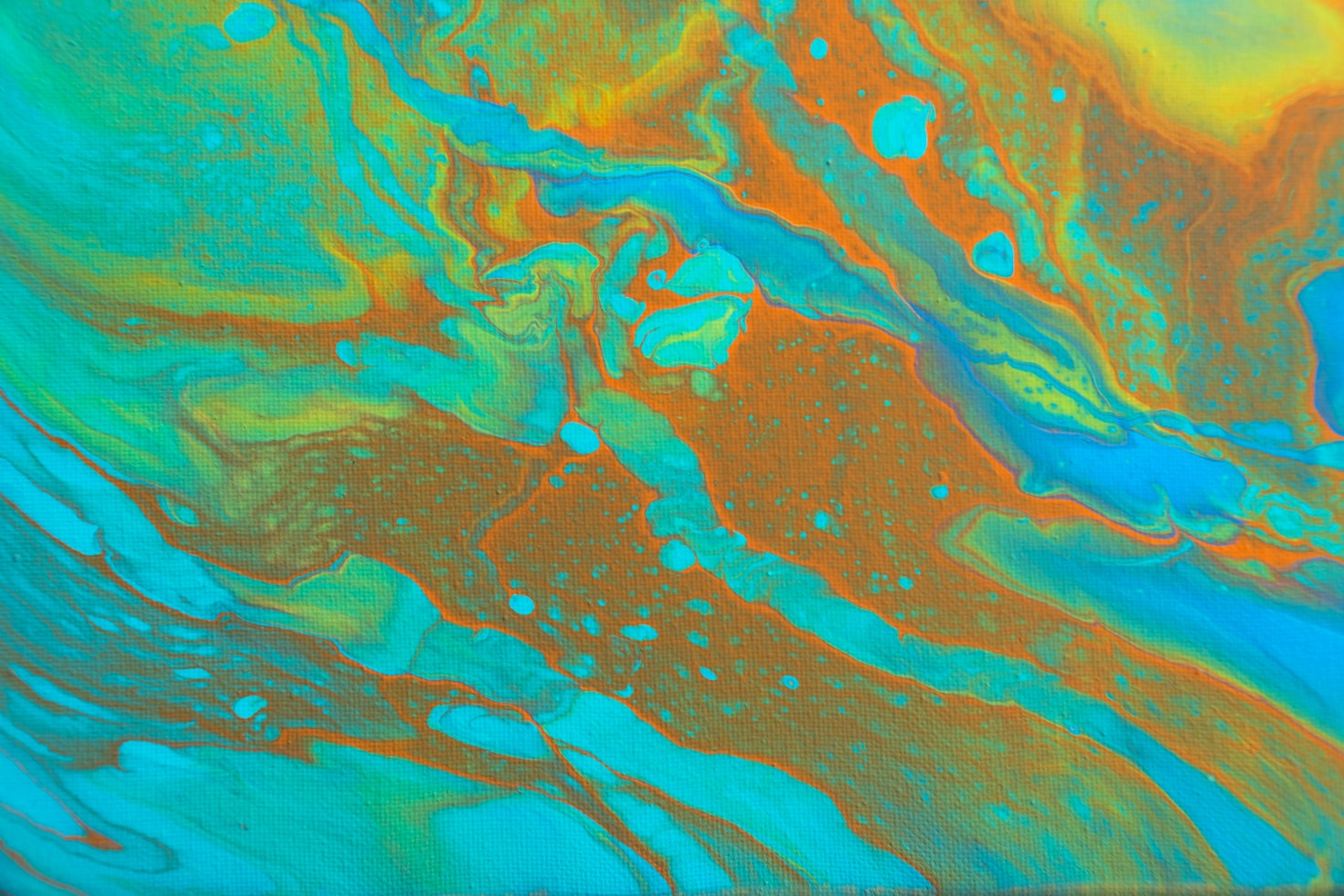 Acrylic Art Trends Shaping Modern Creativity